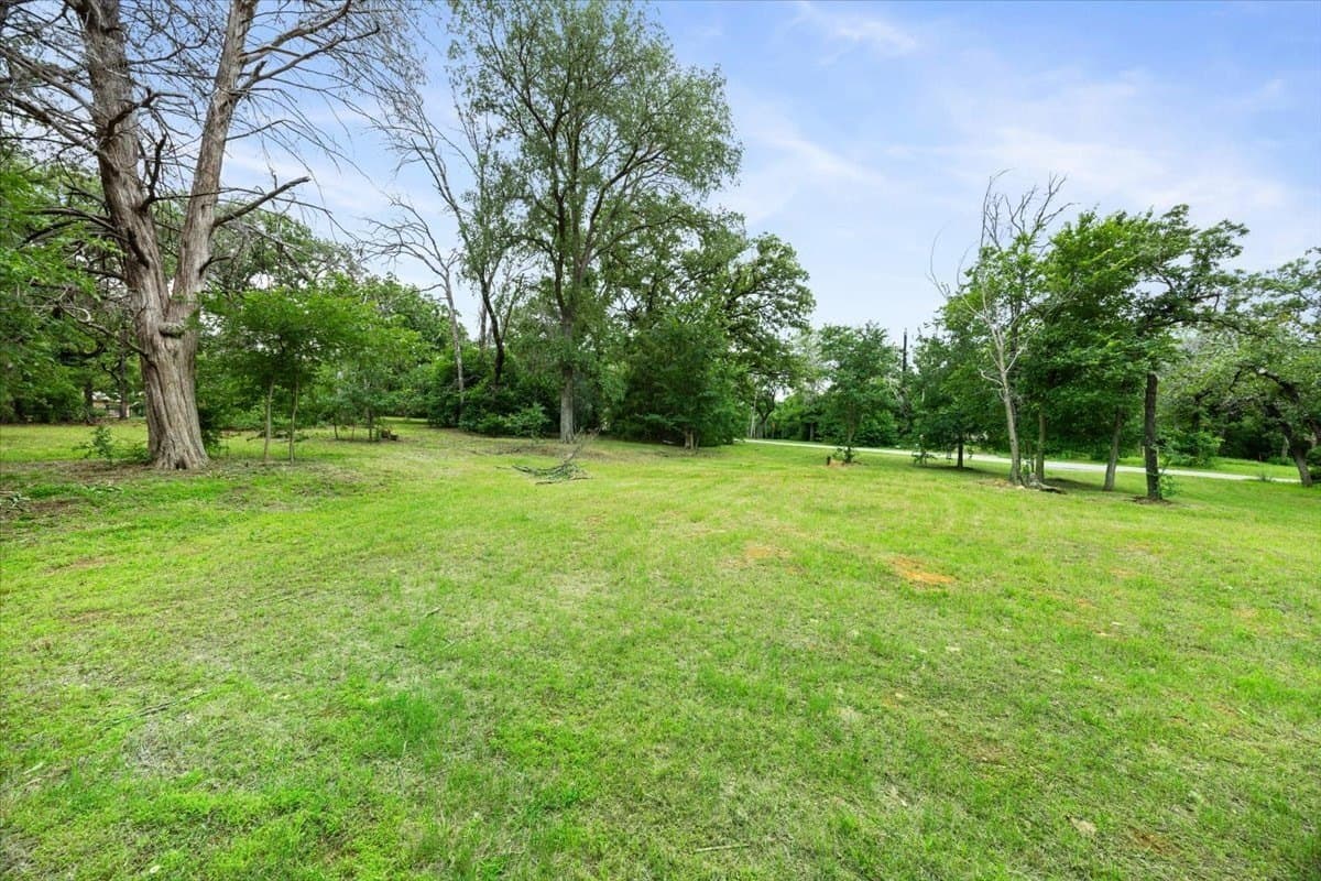0.89 acres in Tarrant County - photo 13