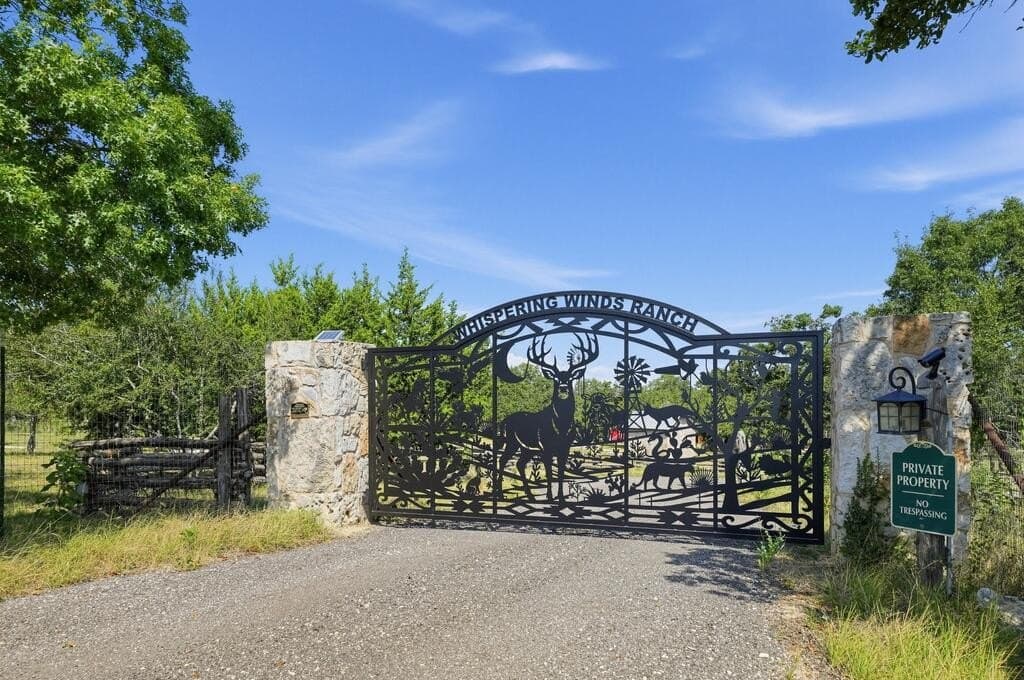 14.6 acres in Gillespie County