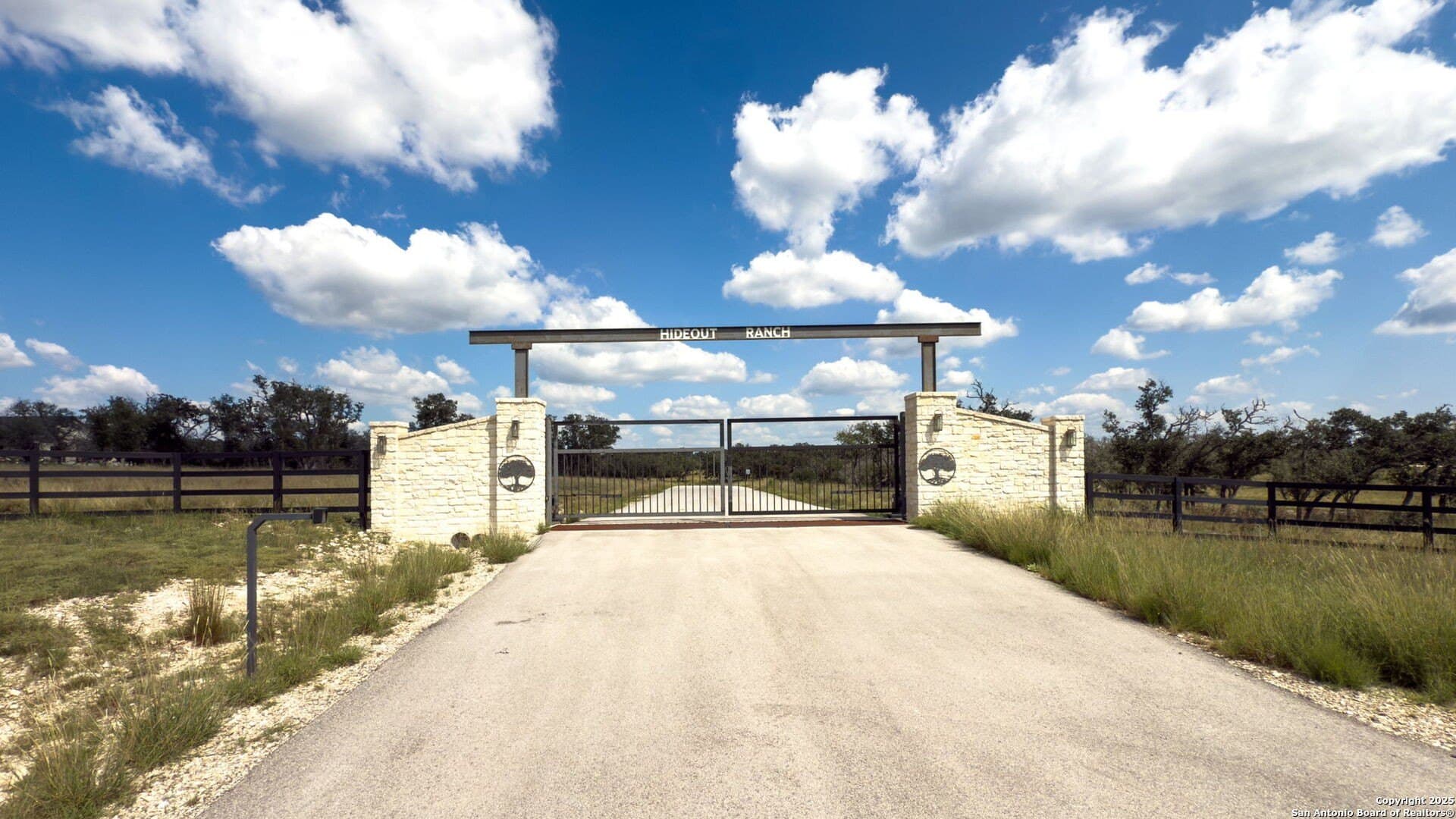 10.08 acres in Gillespie County gallery image 2