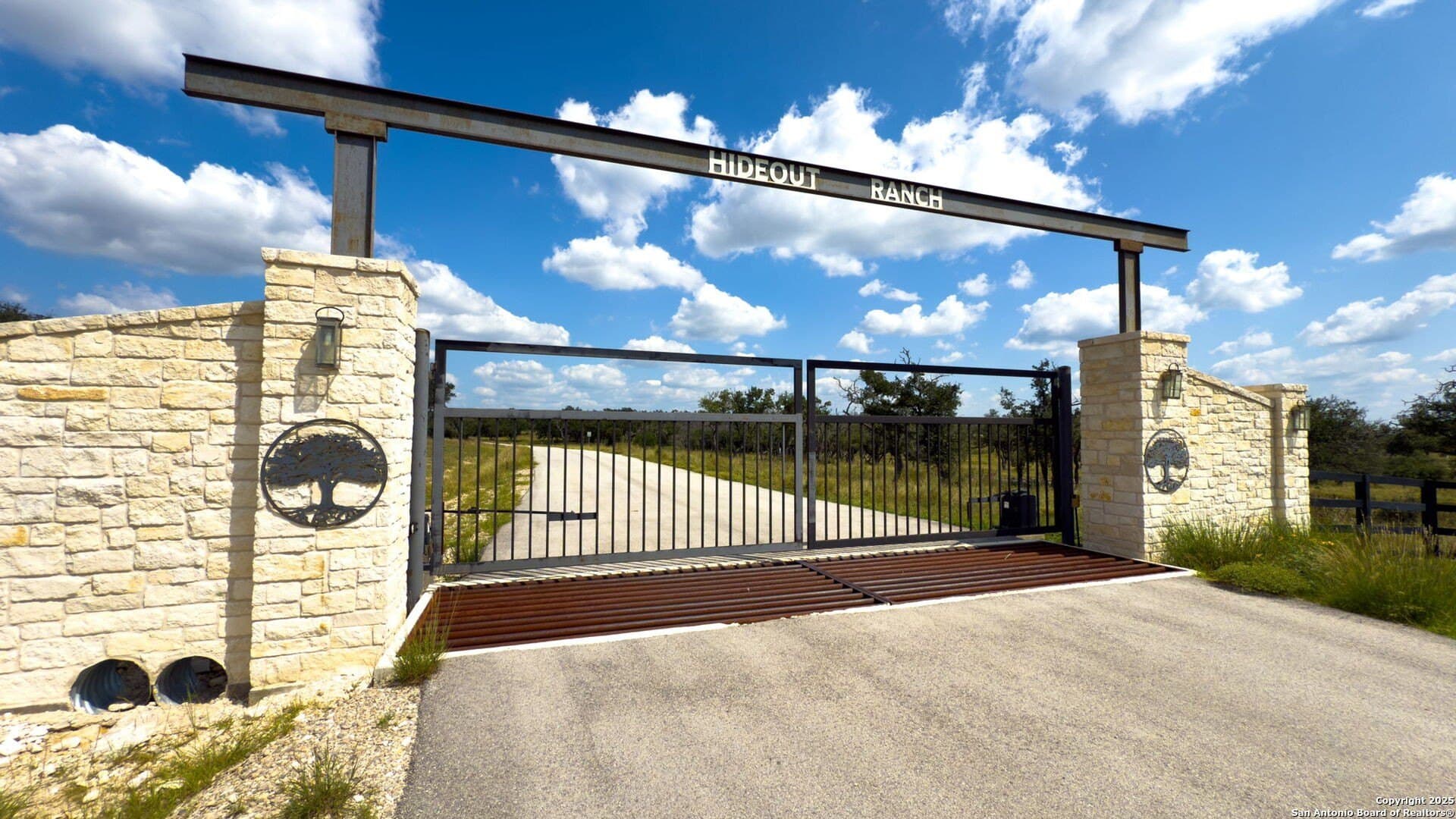 10.08 acres in Gillespie County gallery image 4