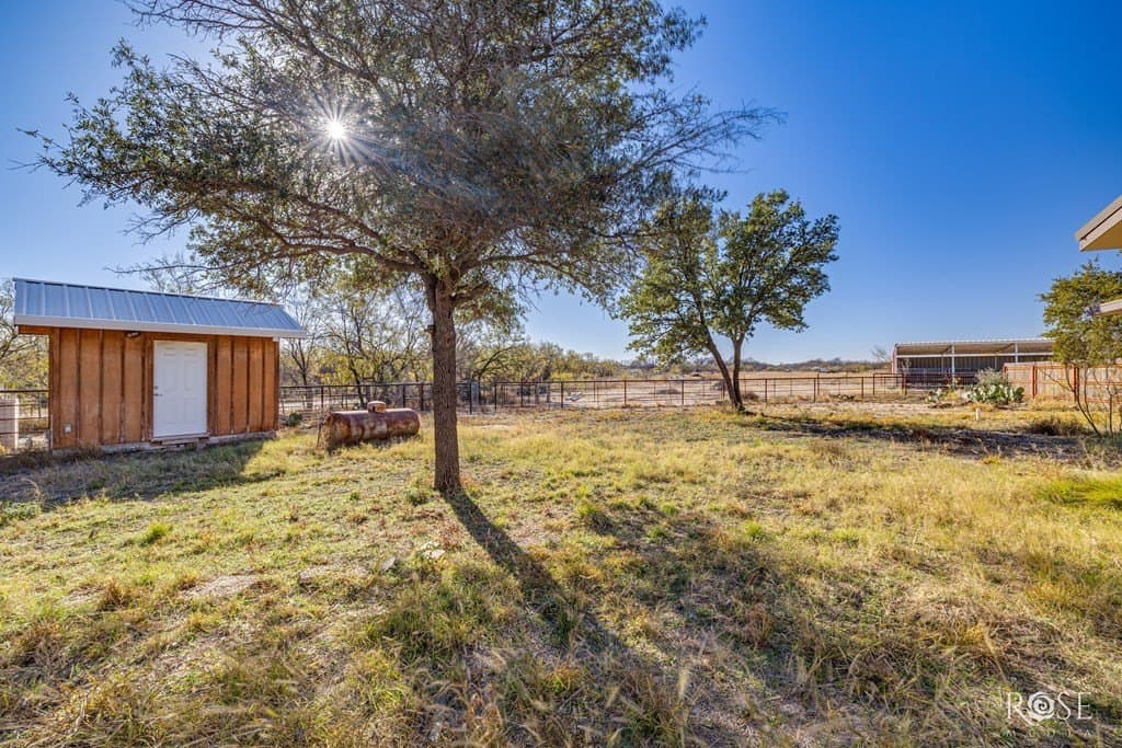 10 acres in Irion County - photo 36