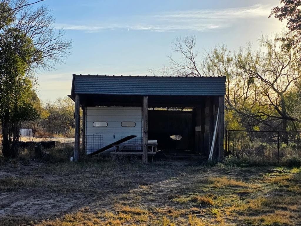 10 acres in Irion County - photo 45