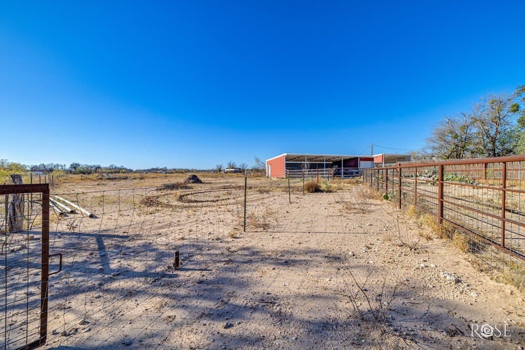 10 acres in Irion County - photo 29