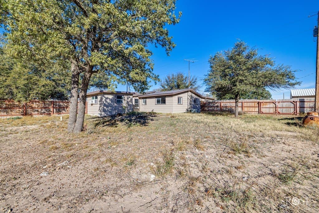 10 acres in Irion County - photo 38