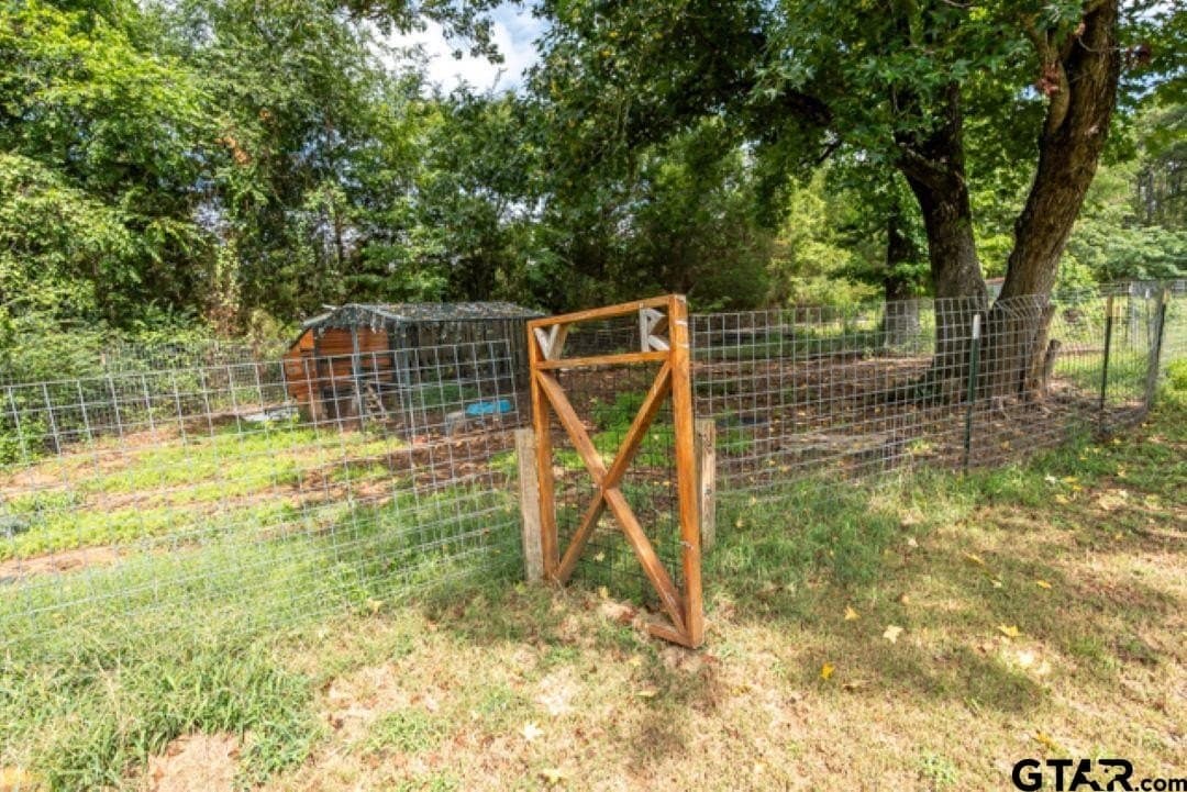 15.02 acres in Smith County - photo 15