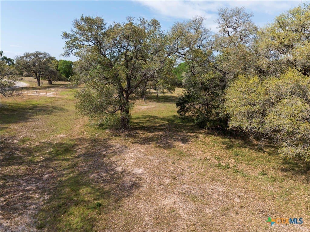 2.03 acres in Lavaca County gallery image 3
