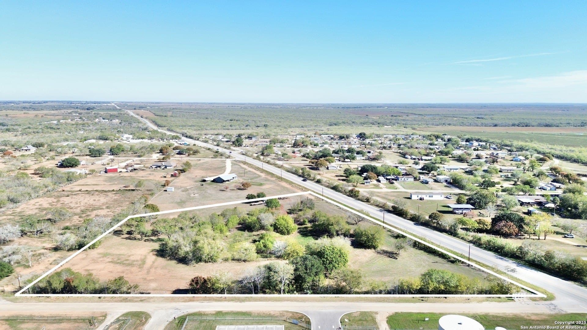 4.88 acres in Atascosa County gallery image 2