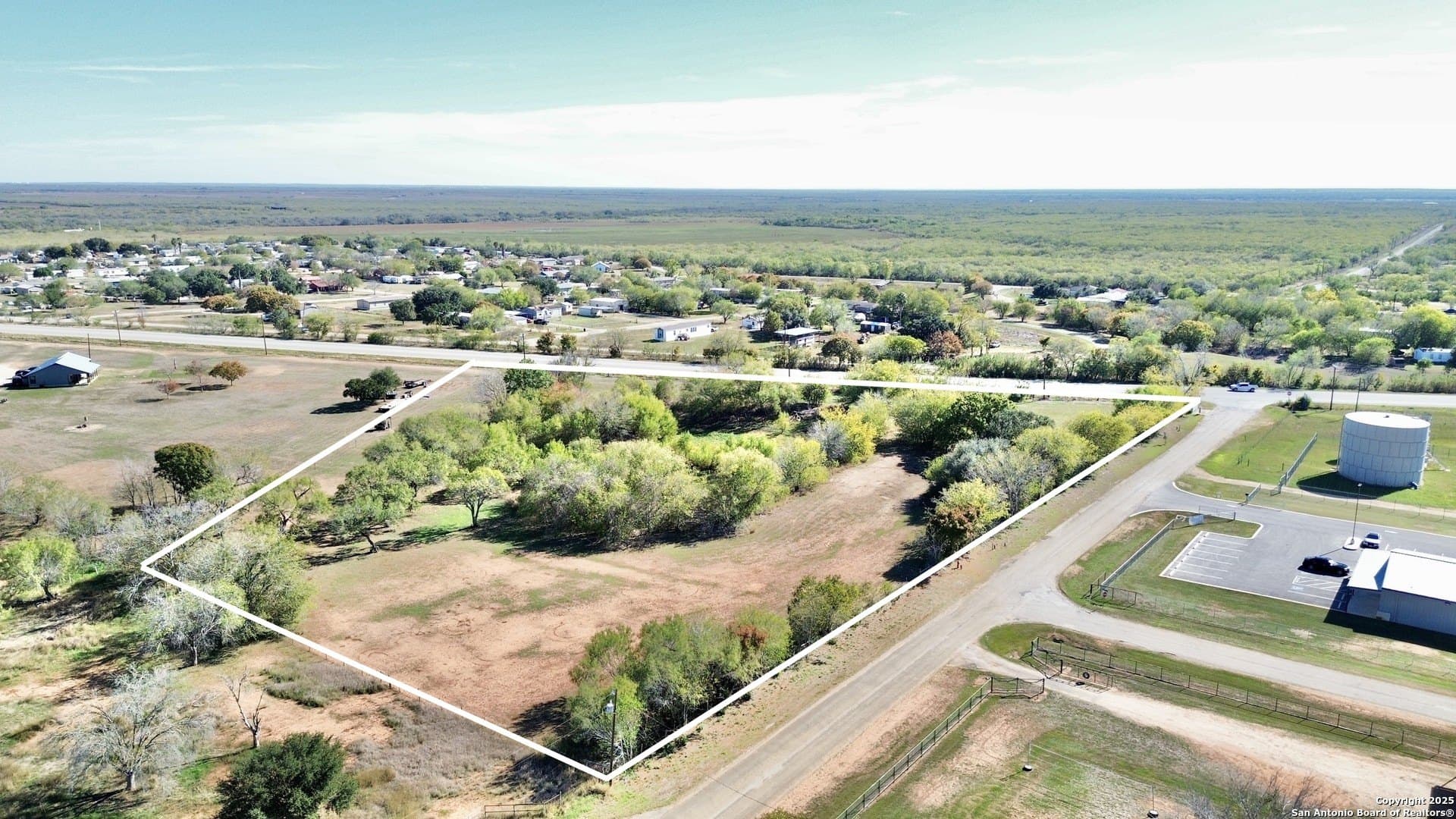 4.88 acres in Atascosa County gallery image 3