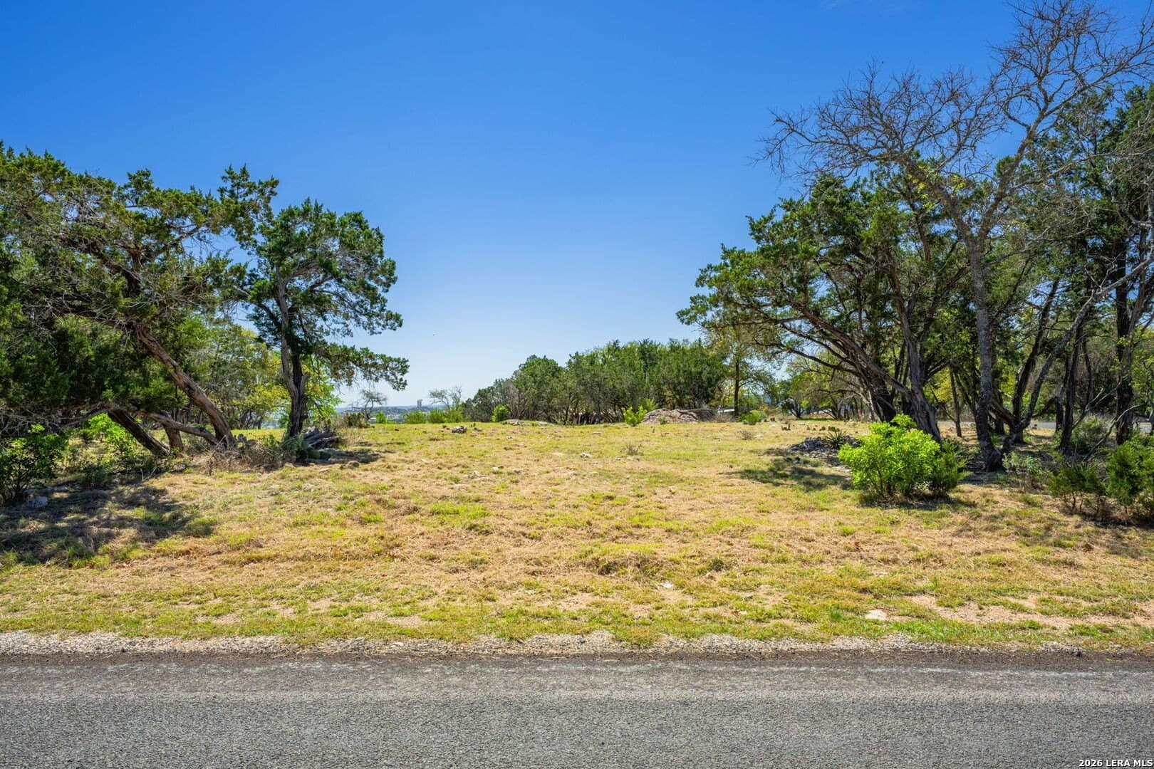1.01 acres in Kerr County gallery image 3