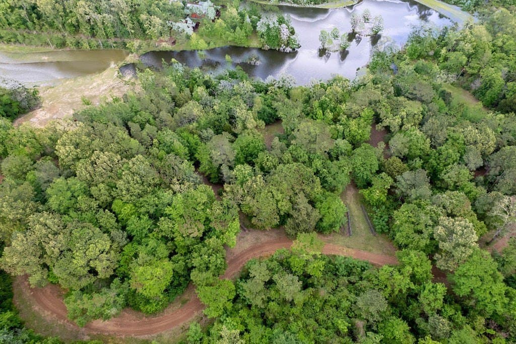 0.75 acres in ANDERSON County - photo 8