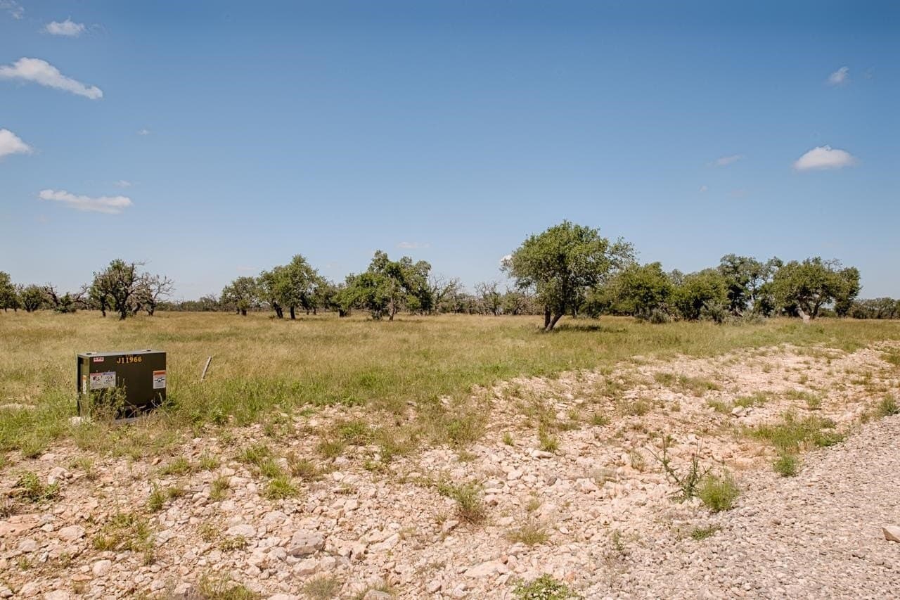 5.6 acres in Gillespie County