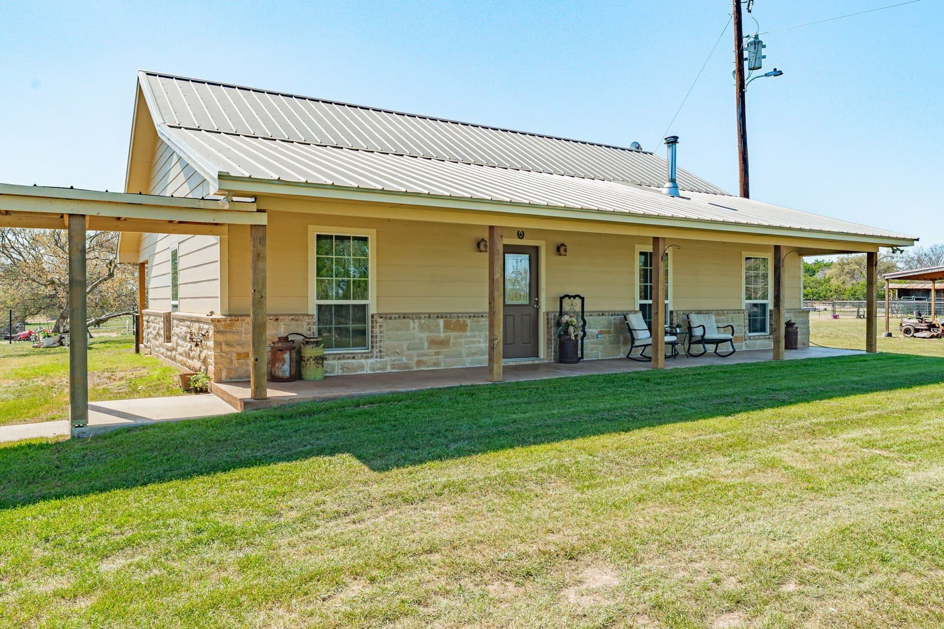 17 acres in Lampasas County