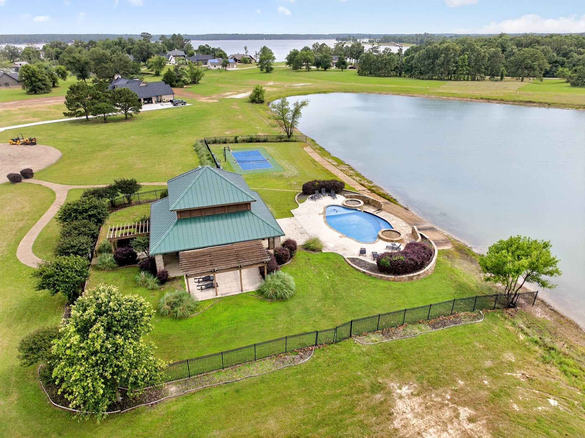 1.15 acres in Titus County gallery image 2