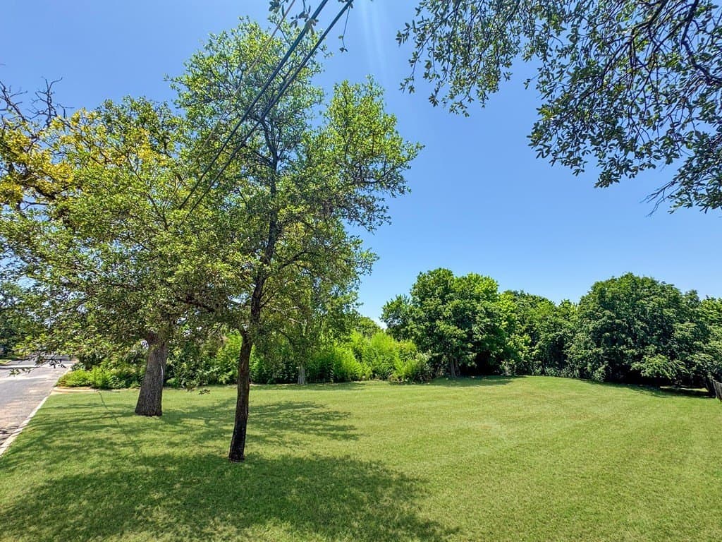 0.37 acres in Gillespie County - photo 9