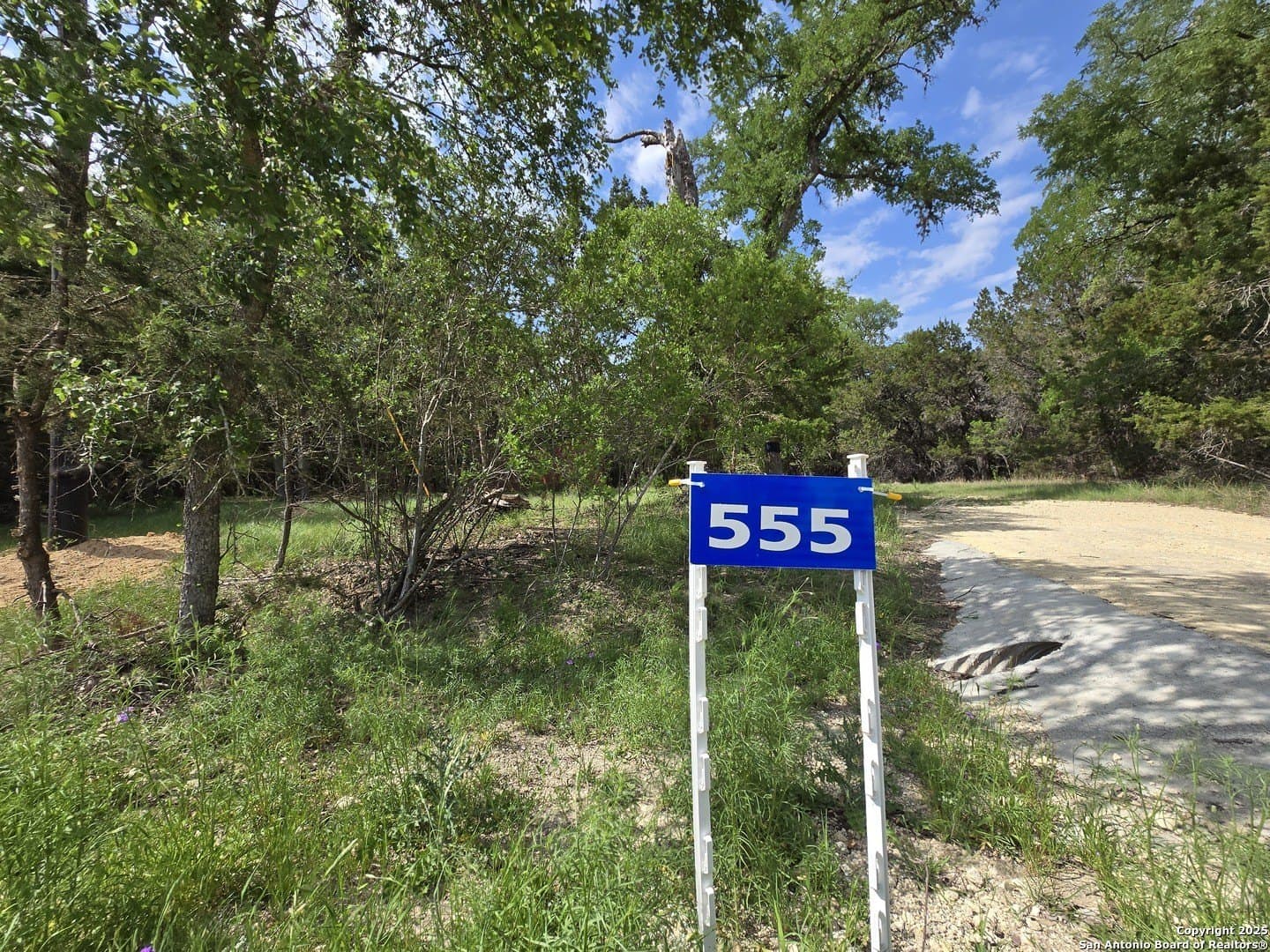 2 acres in Bandera County - photo 2