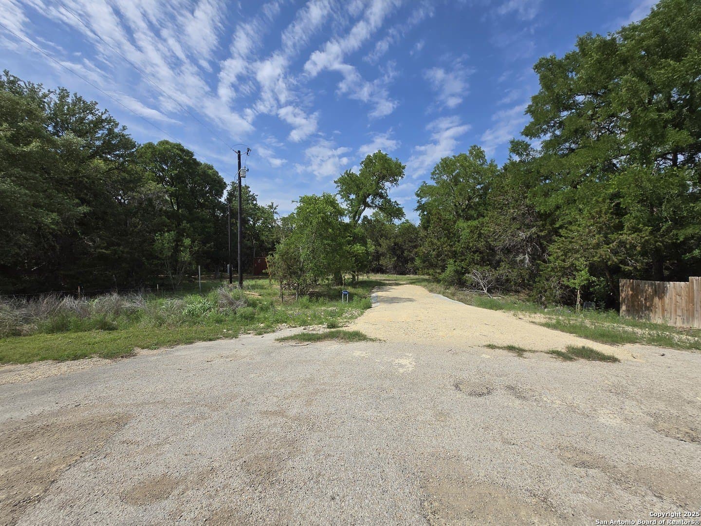 2 acres in Bandera County - photo 6