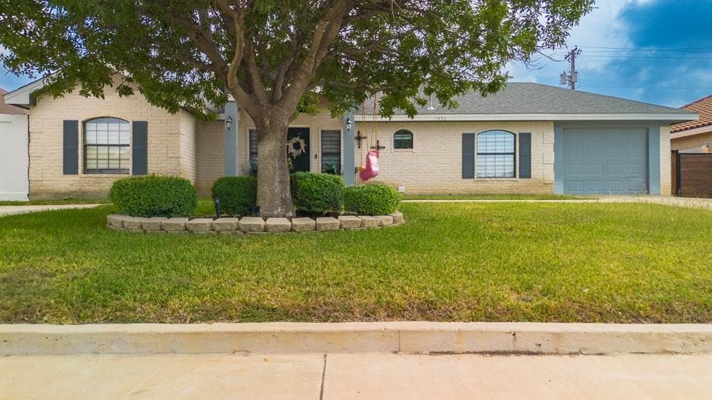 7,700 acres in Maverick County