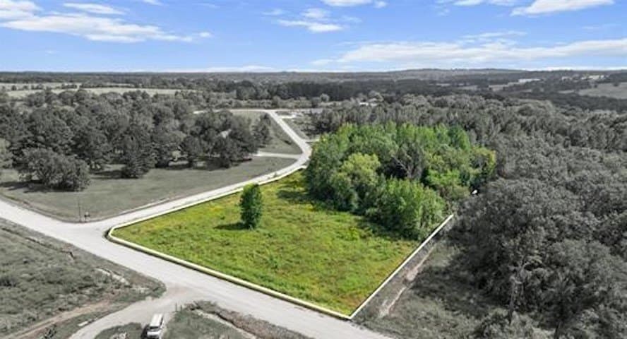 2.08 acres in Smith County - photo 5