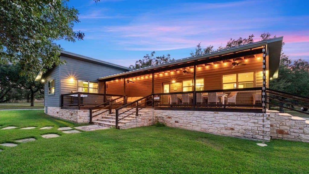 10 acres in Blanco County gallery image 3