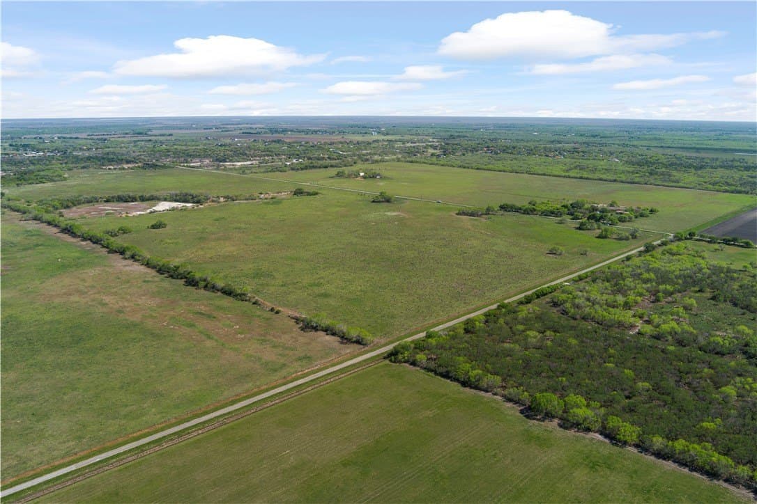 30 acres in Kleberg County gallery image 2