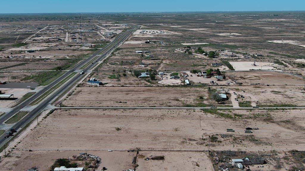 1.25 acres in Crane County gallery image 4