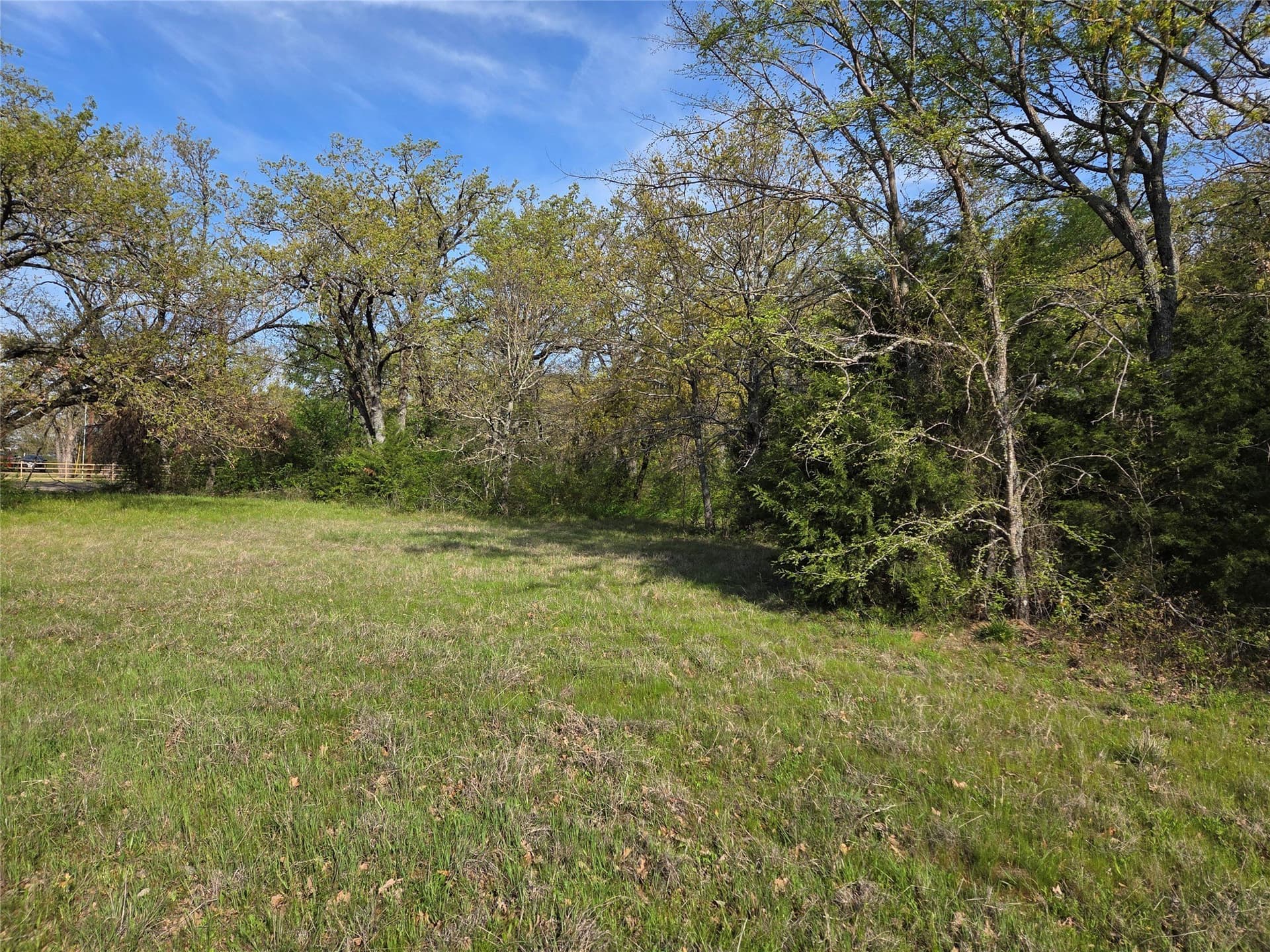 1.57 acres in Navarro County - photo 9