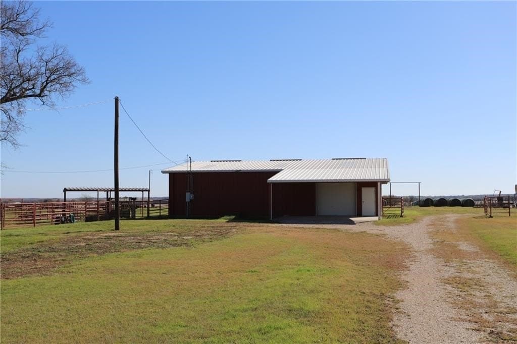 304.98 acres in McLennan County - photo 7