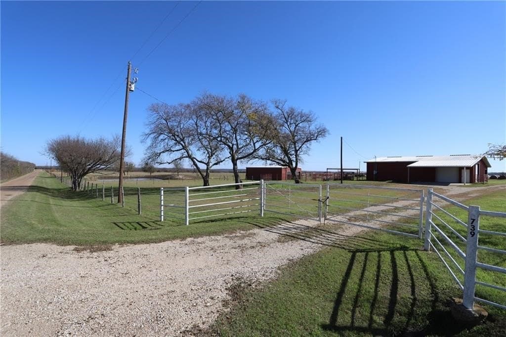 304.98 acres in McLennan County - photo 9