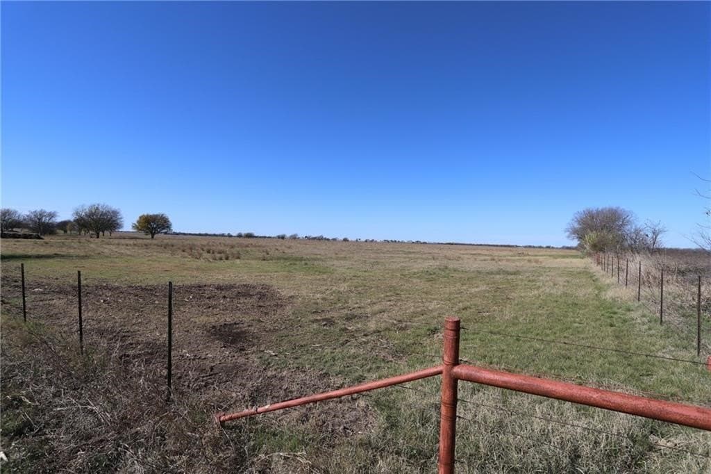 304.98 acres in McLennan County - photo 12