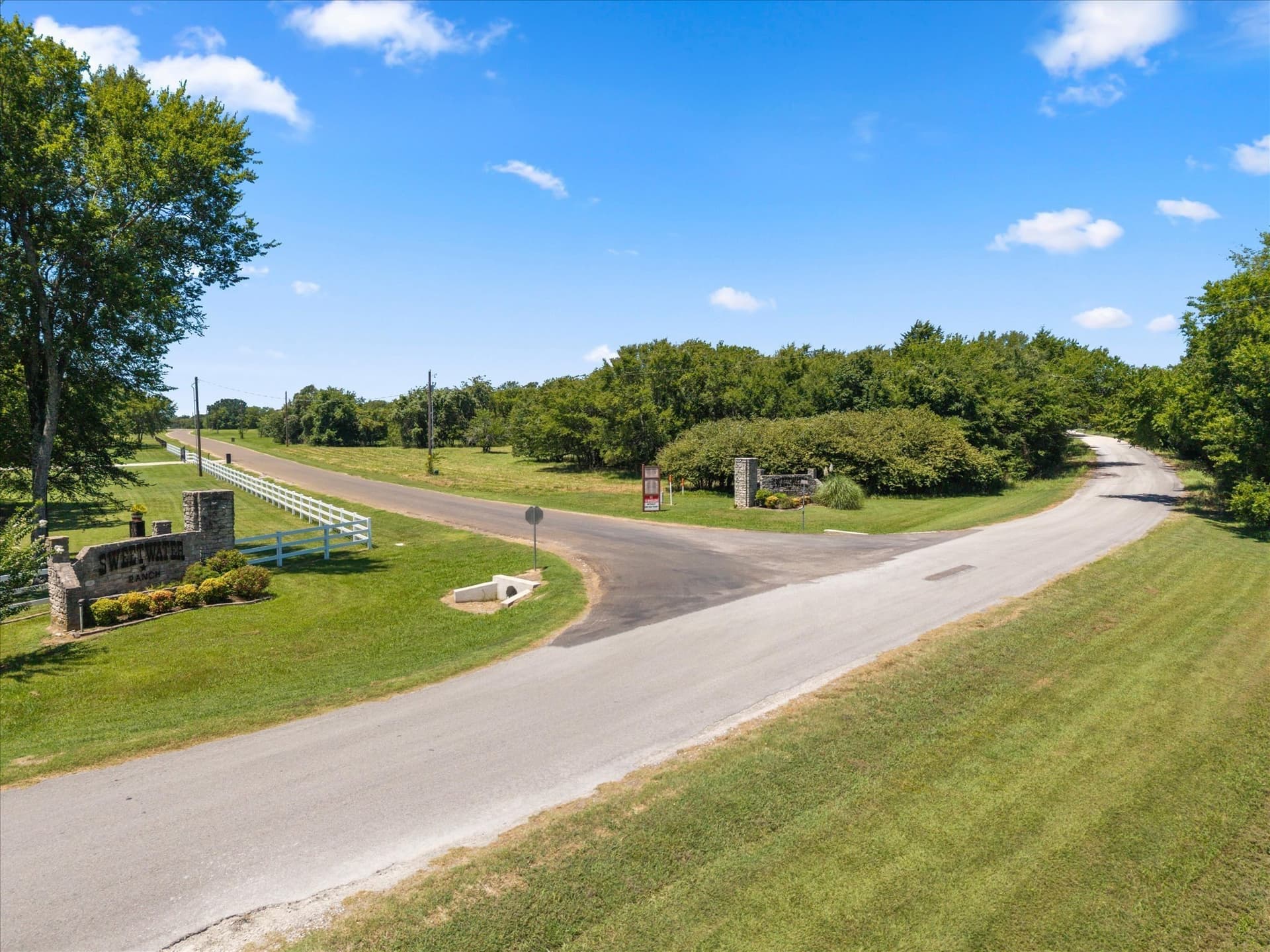 1.05 acres in Navarro County - photo 38