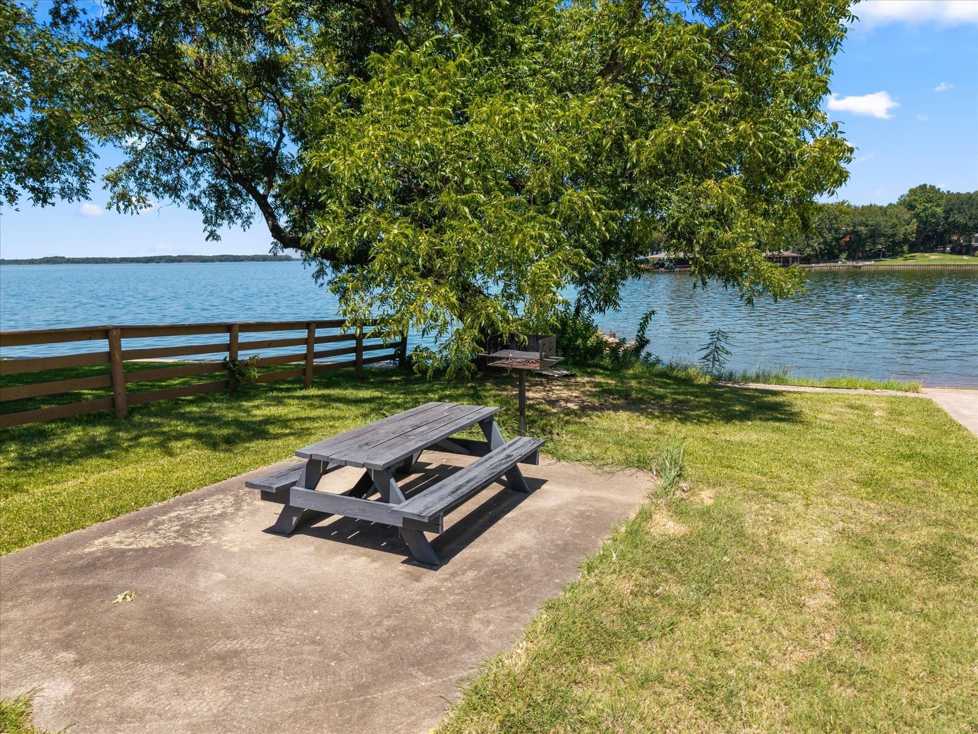 1.05 acres in Navarro County - photo 36