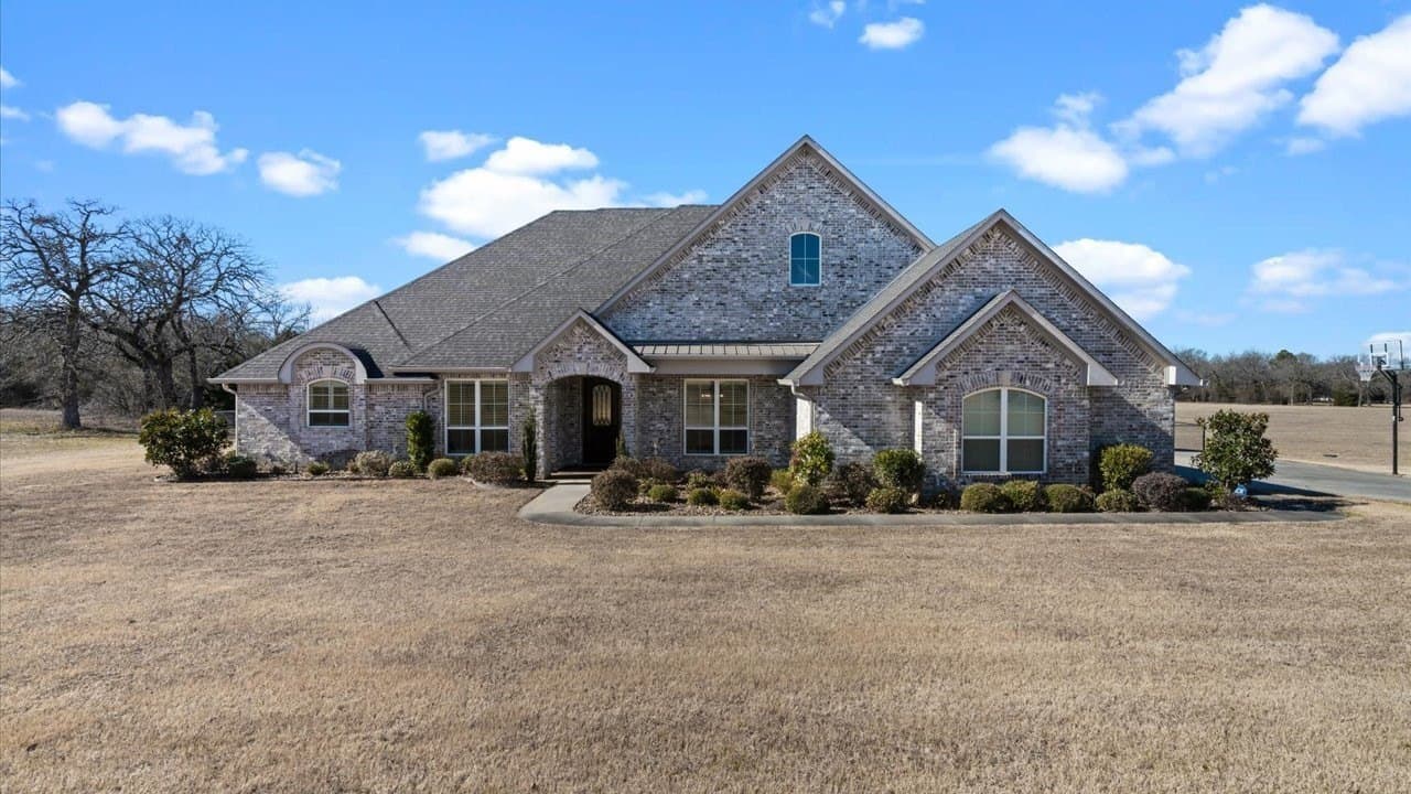 10 acres in Smith County - photo 2