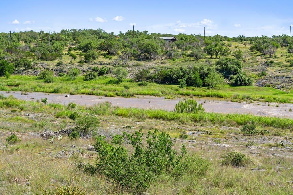 25 acres in Blanco County - photo 6