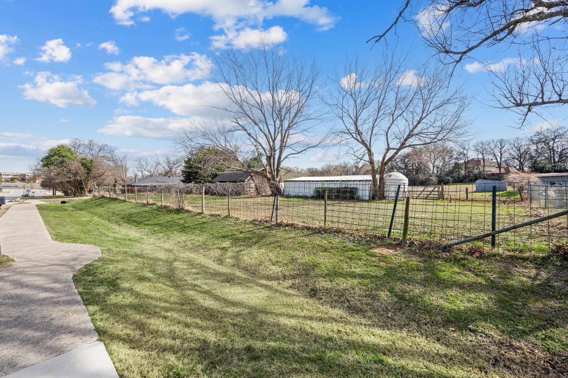 2.1 acres in Tarrant County - photo 18