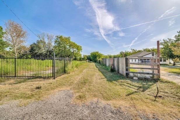 1.01 acres in Kaufman County - photo 3