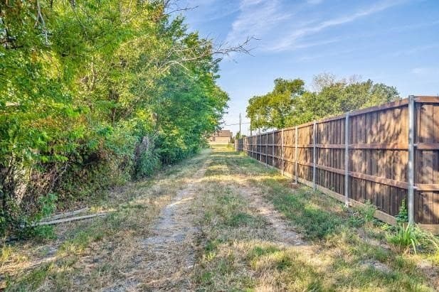 1.01 acres in Kaufman County - photo 8