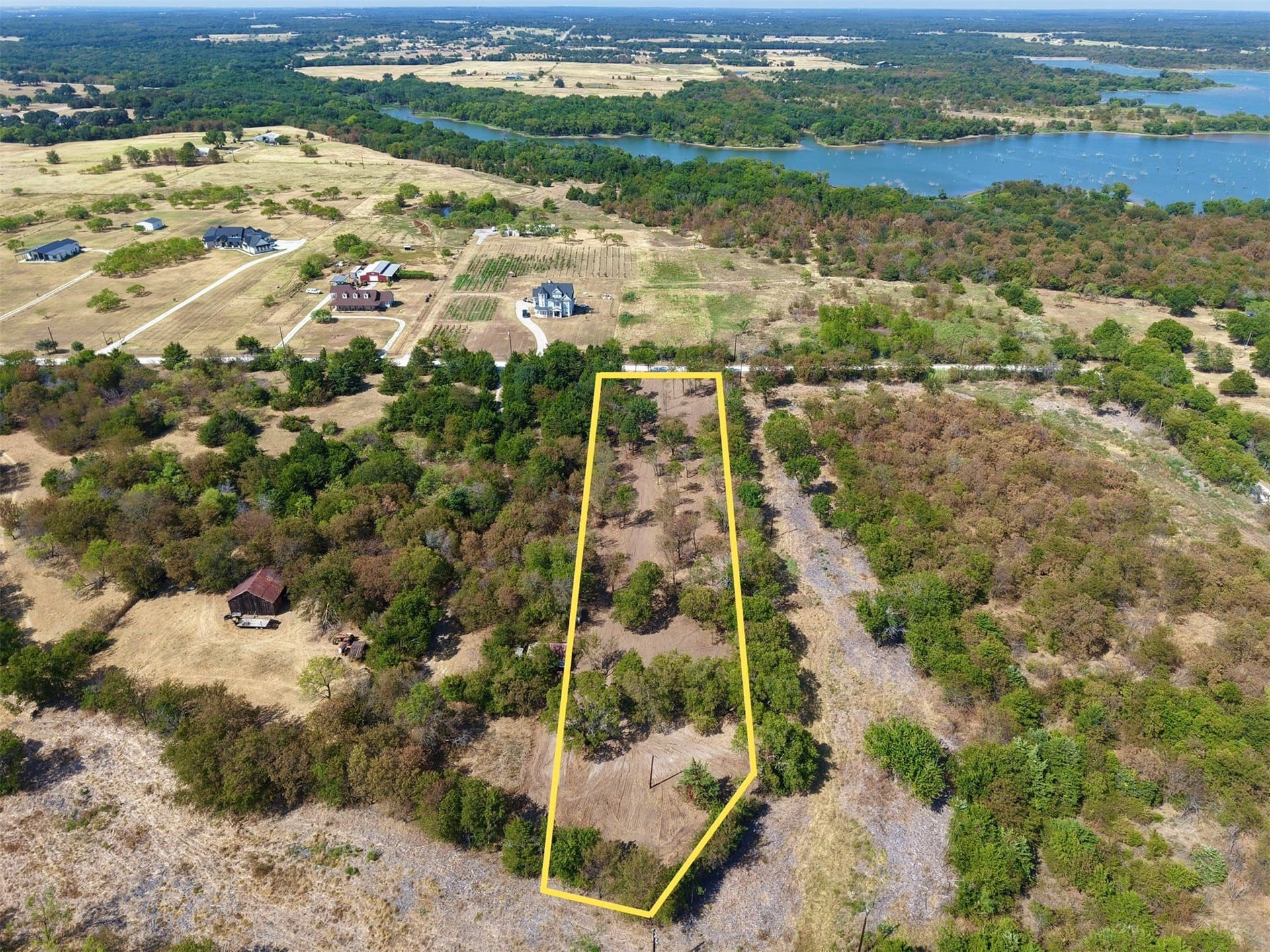 2 acres in Cooke County