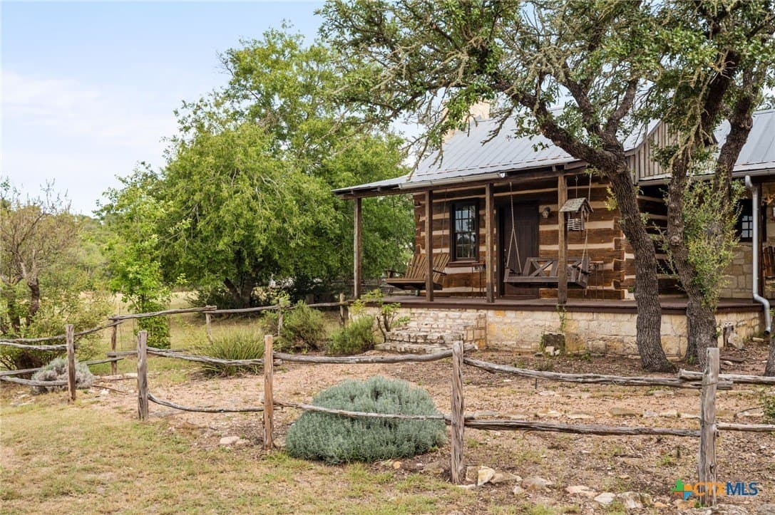 10.92 acres in Gillespie County - photo 2