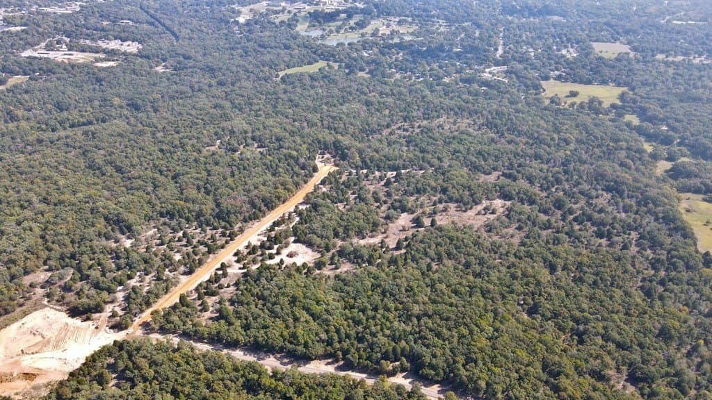 25.6 acres in HENDERSON County gallery image 4