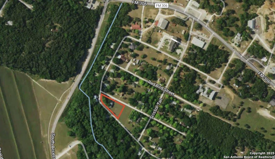 0.73 acres in Comal County - photo 9