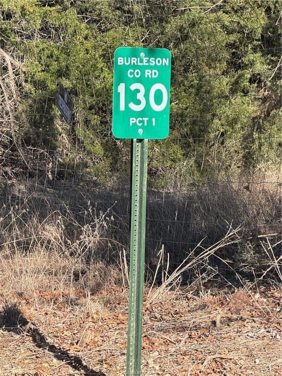 5 acres in Burleson County - photo 10