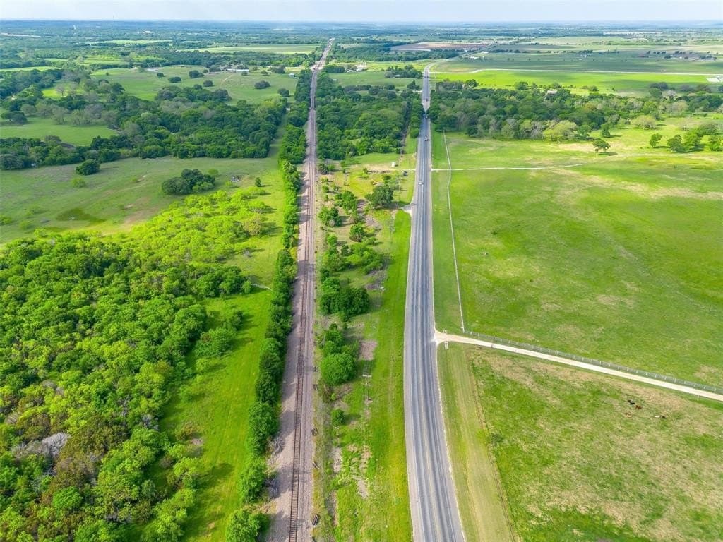 10.62 acres in Hill County gallery image 4