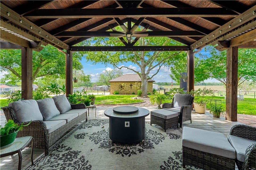 57 acres in Karnes County gallery image 3