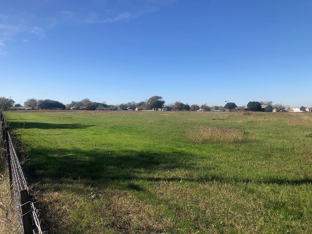 8 acres in Colorado County - photo 3