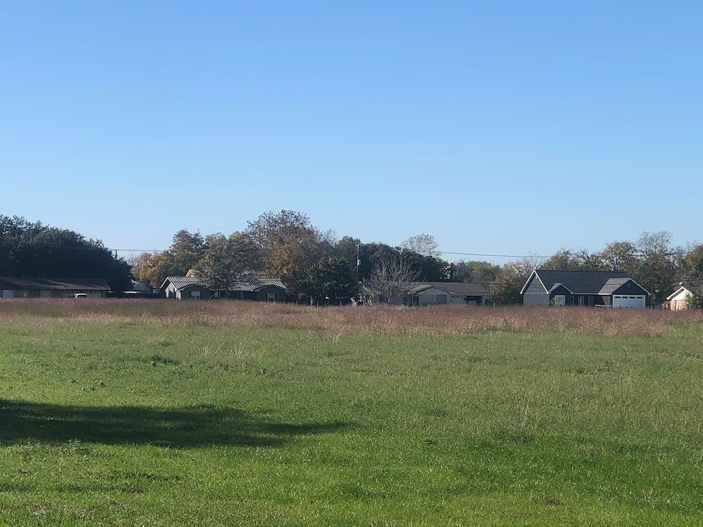 8 acres in Colorado County - photo 4