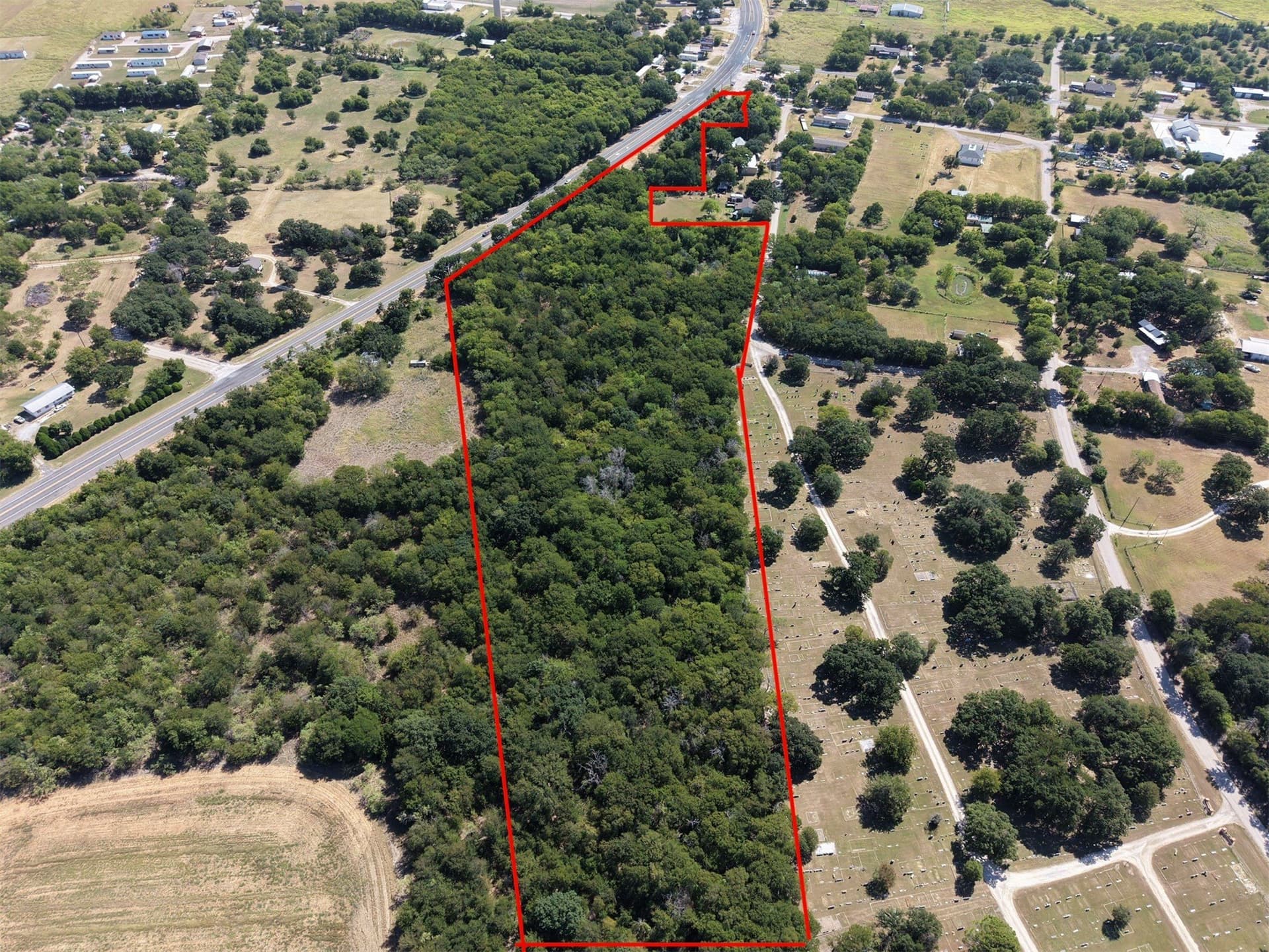 10.49 acres in Hill County
