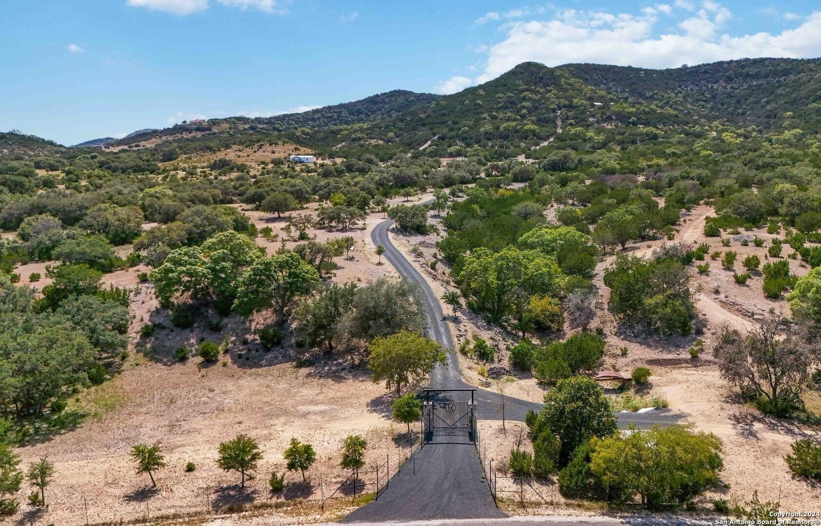 124 acres in Bandera County