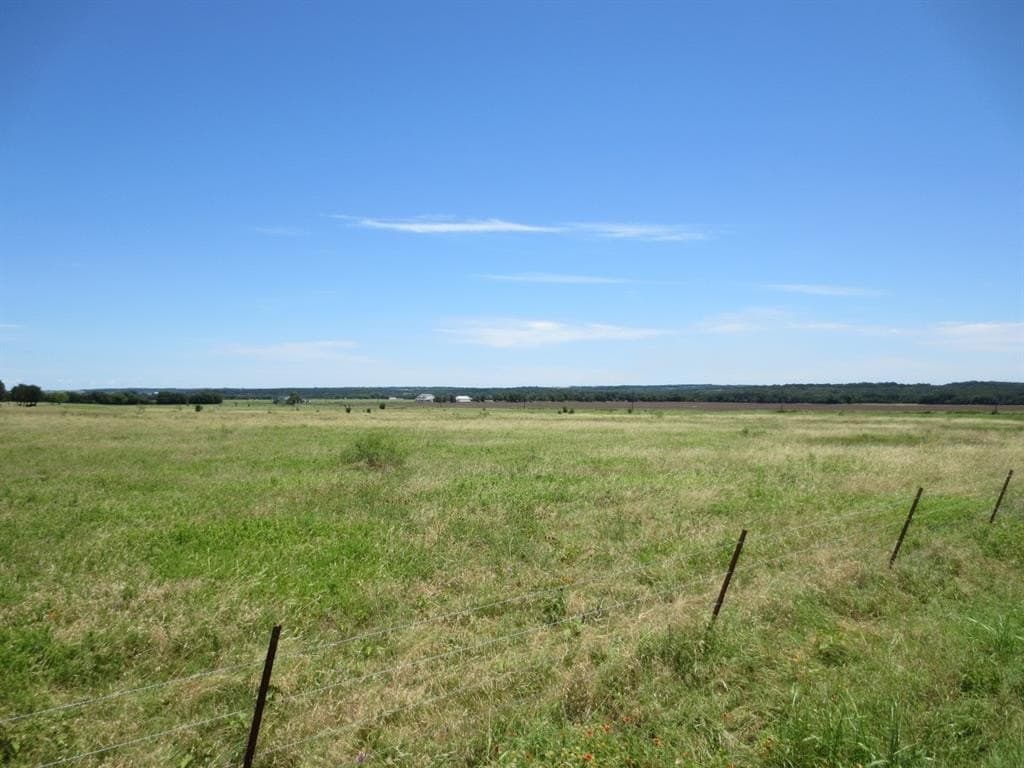 15.5 acres in McLennan County gallery image 3