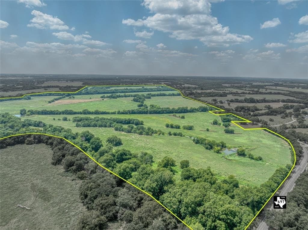 587 acres in Grayson County featured view