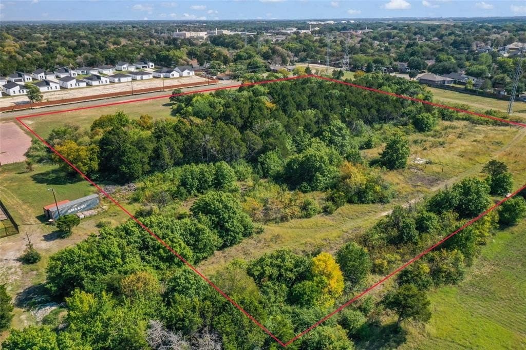 5.69 acres in Dallas County gallery image 2
